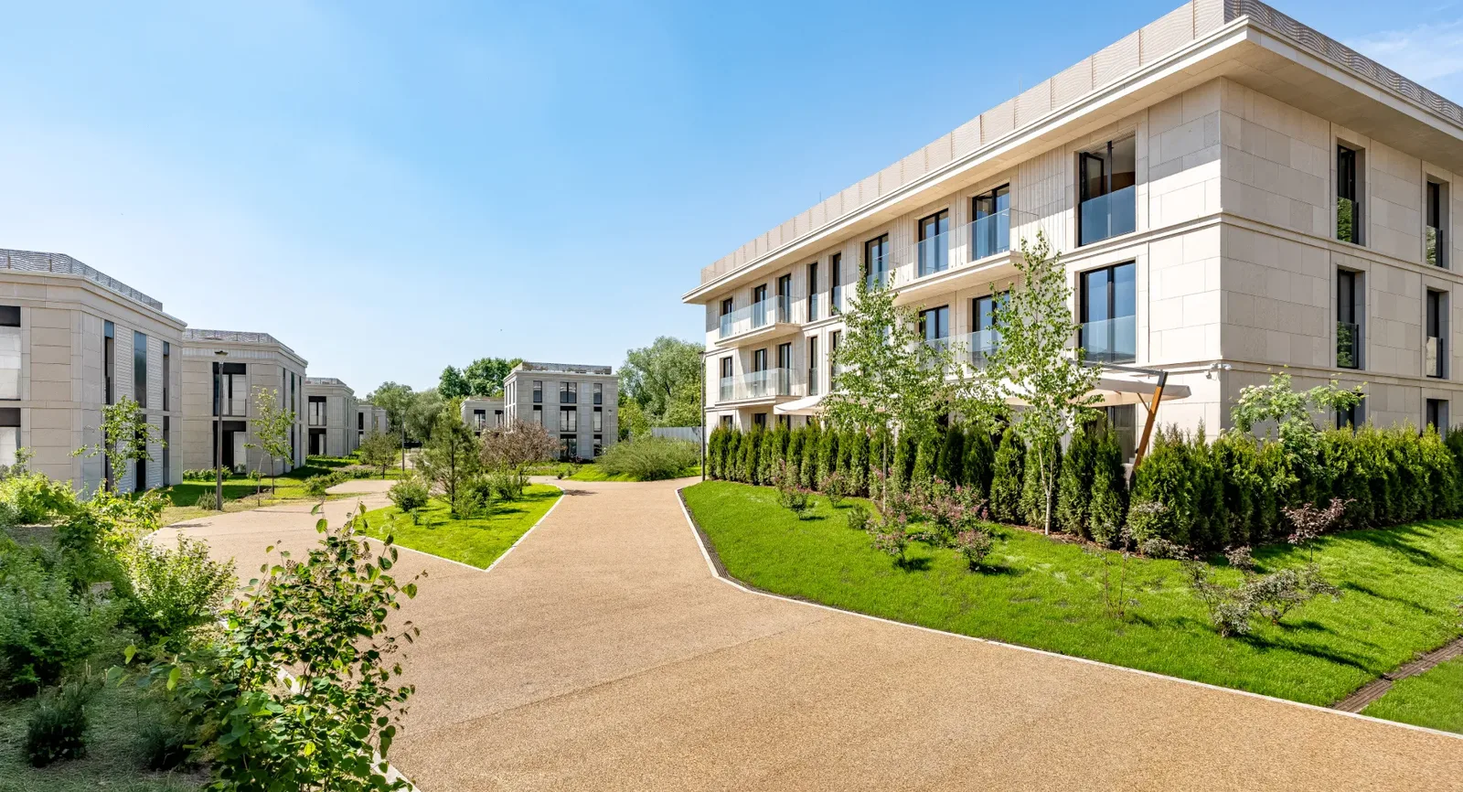 Малоэтажные корпуса River Residences рядом с Серебряным Бором