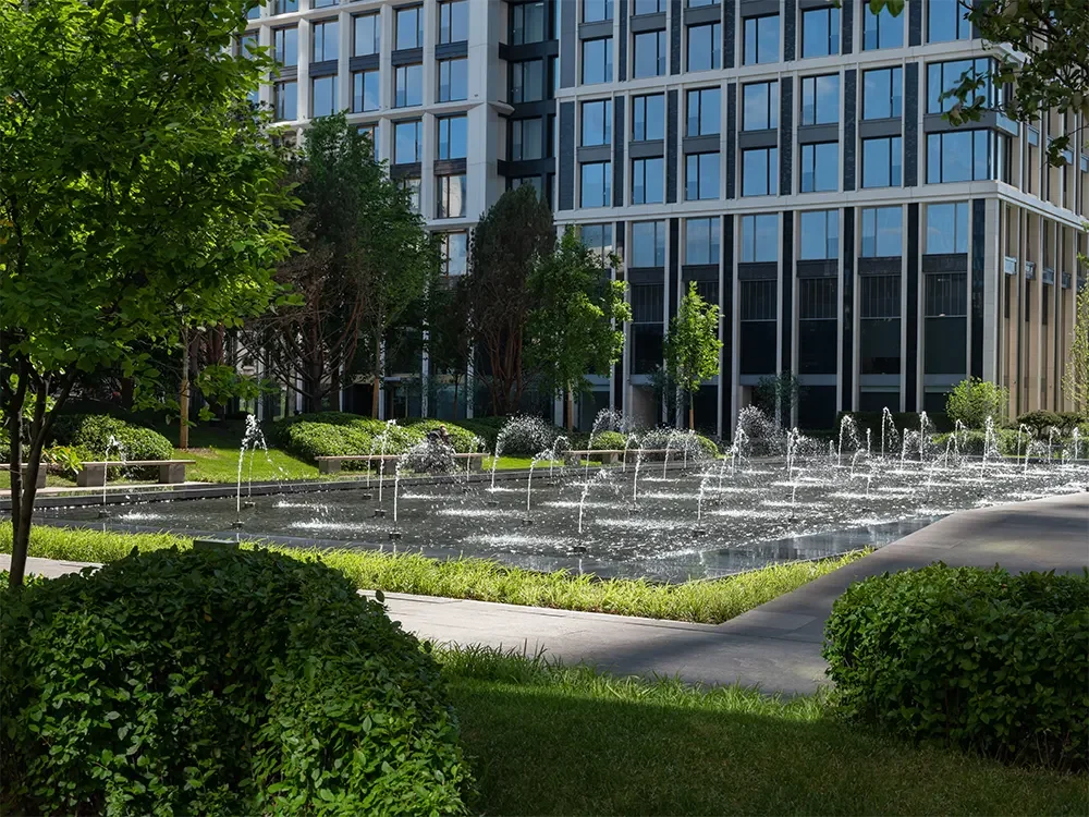 Фонтаны в частном парке Prime Park